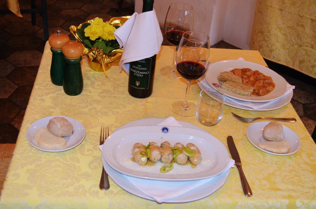 Hotel Locanda Le Tre Oche Molina di Ledro Luaran gambar