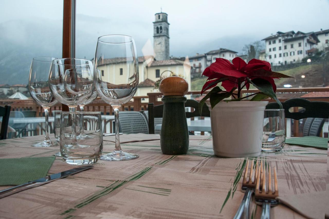 Hotel Locanda Le Tre Oche Molina di Ledro Luaran gambar