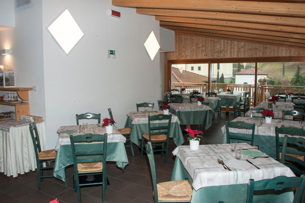 Hotel Locanda Le Tre Oche Molina di Ledro Luaran gambar